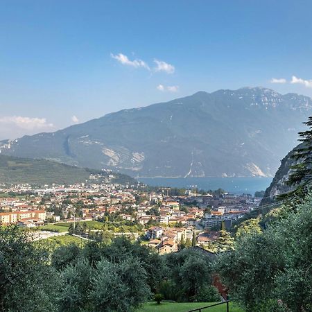 شقة La Terrazza Di Vincent Sul Garda ريفا ديل غاردا المظهر الخارجي الصورة