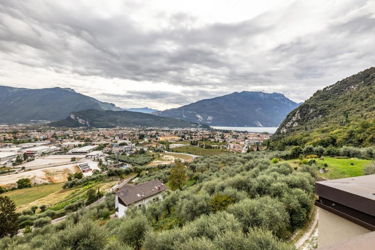 شقة La Terrazza Di Vincent Sul Garda ريفا ديل غاردا المظهر الخارجي الصورة